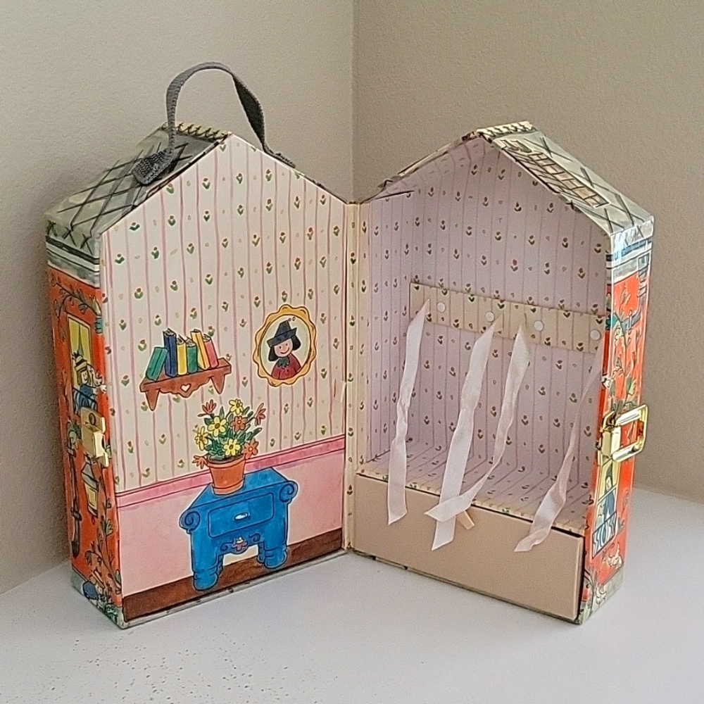 MADELINE'S HOME DOLLS, EDEN TOYS, PARISIAN DECOR, CLOTHS/ DOLL CARRYING TRUNK. - Picture 7 of 10